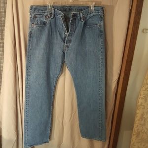 Men's Levi Jeans